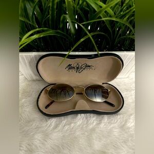 Rare Unisex Maui Jim Round Frame Sunglasses With Dark Lens